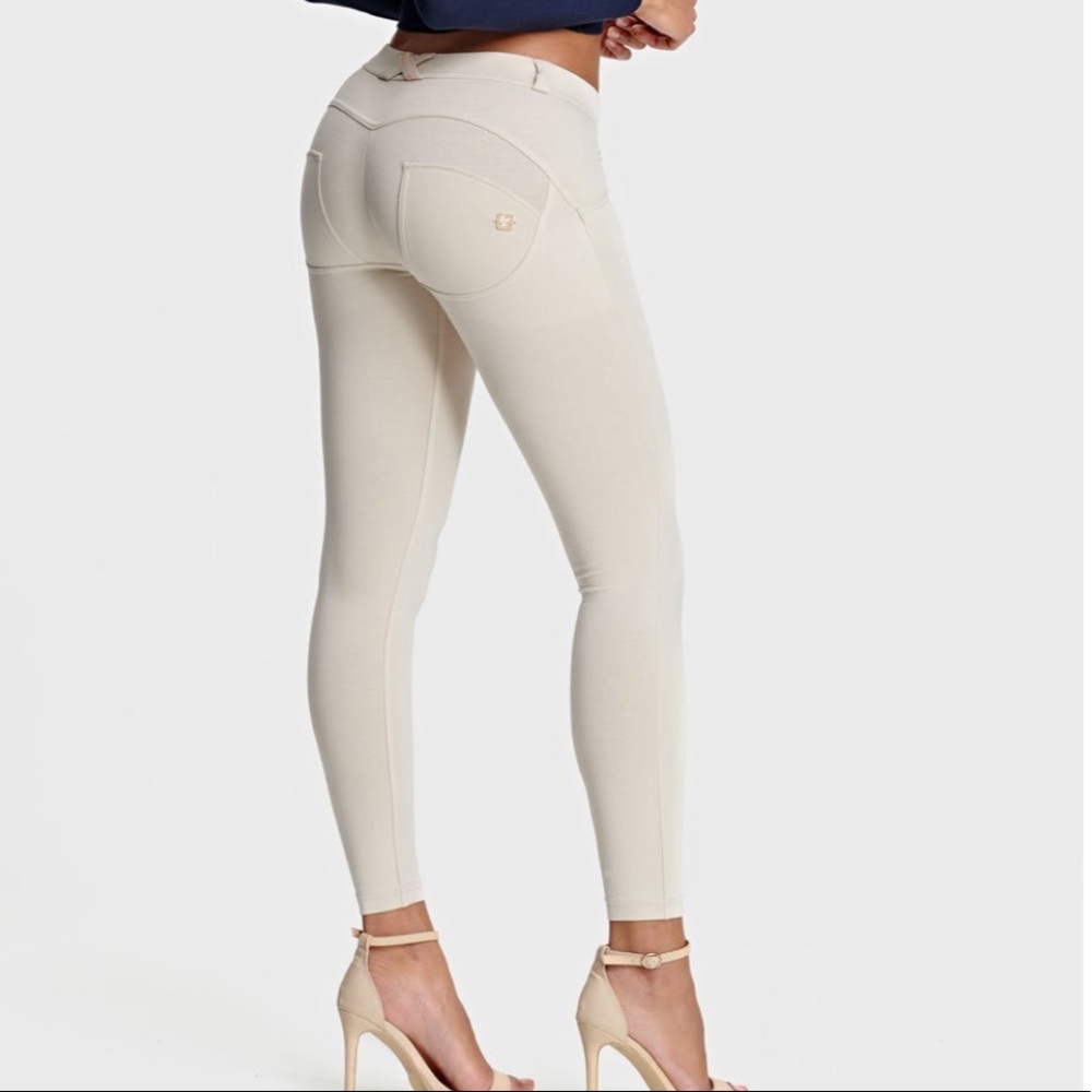 Freddy Wrp Up beige full length, mid rise, skinny